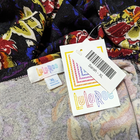 LuLaRoe Floral Sarah - Picture 3 of 4